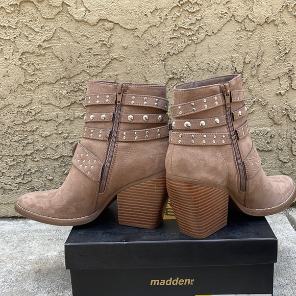Steve Madden boots! Size 7. Worn once to an inside event. - Picture 5 of 5